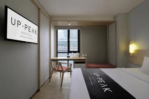 Up-Peak Hotel Simpang Lima Semarang Powered by Archipelago Photos