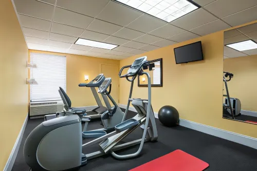 Days Inn & Suites by Wyndham Fort Bragg/Cross Creek Mall Leisure & Recreation Photos