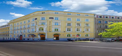 Hotel Kinsky Fountain Featured Photos