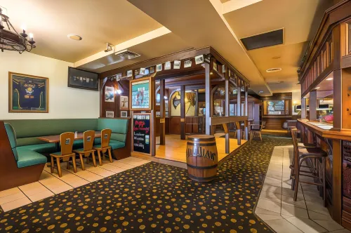 Nightcap at Monash Hotel Featured Photos