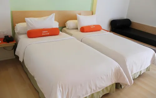 HARRIS Hotel Sentul City - Bogor Kamar Photos