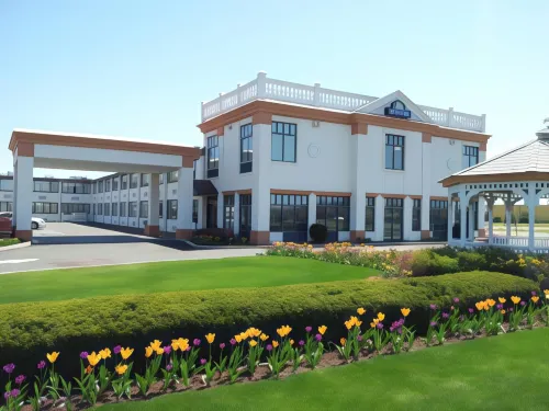 Days Inn by Wyndham Windsor Locks / Bradley Intl Airport Exterior Photos