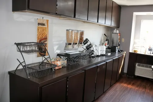 Microtel Inn & Suites by Wyndham Atlanta Airport Ristorazione Photos