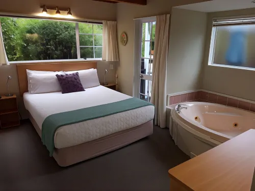 Cottage Mews Motel Featured Photos