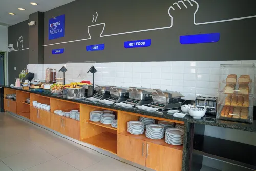 Holiday Inn Express Managua Restauration Photos