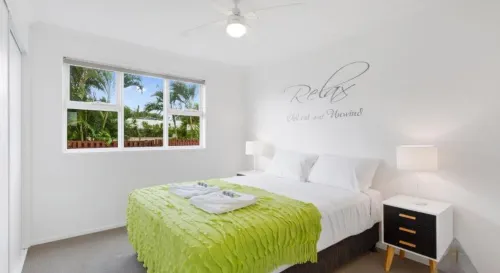 Nobby Beach Holiday Village Kamar Photos