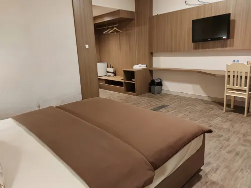 Hotel Venus Rooms Photos
