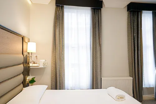 Best Western Buckingham Palace Rd Photos
