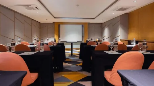 Hotel Louis Kienne Pemuda Fasilitas Bisnis Photos