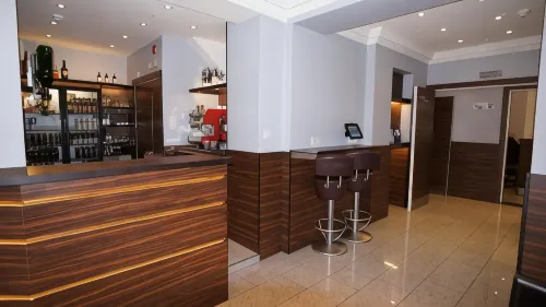 Crestfield Hotel Leisure & Recreation Photos