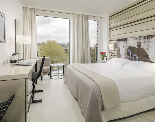 H10 London Waterloo Hotel Rooms Photos
