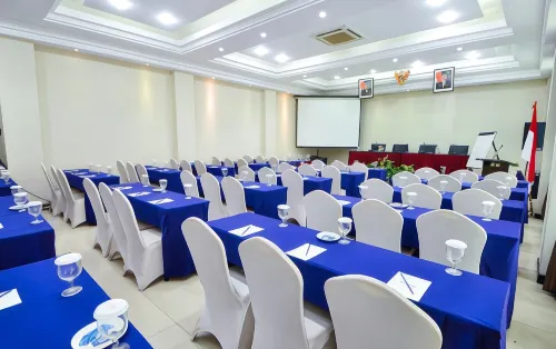 Daima Hotel Padang Fasilitas Bisnis Photos