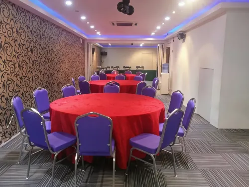 Biz Hotel Fasilitas Bisnis Photos