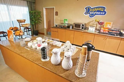 Holiday Inn Express Saltillo Zona Aeropuerto Ristorazione Photos