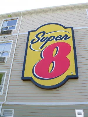 Super 8 by Wyndham Peterborough Extérieur Photos