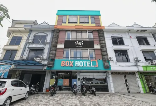 Sans Hotel Kupang Indah Surabaya Eksterior Photos