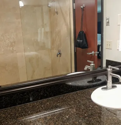 Best Western Plus Parkway Inn Photos