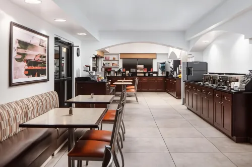 Best Western Plus Kings Inn  Suites Restauration Photos