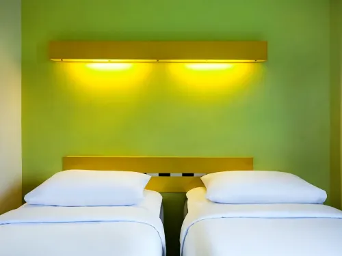 ibis budget Jakarta Menteng Kamar Photos