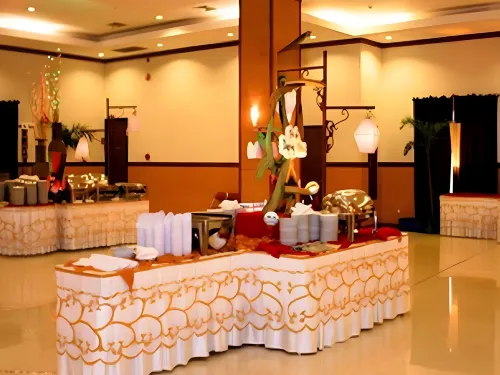 Hotel Delta Sinar Mayang Makanan Photos