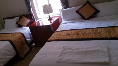 Paradise Hotel Photos