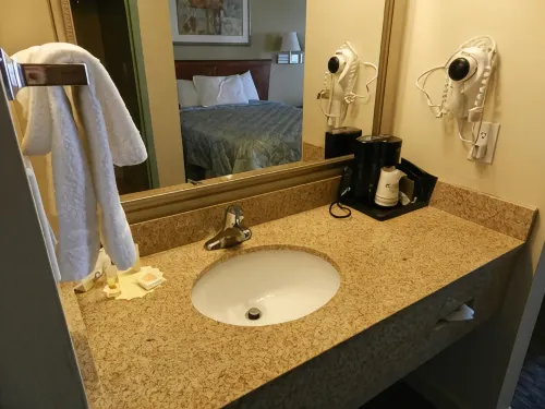 Days Inn by Wyndham Downtown St. Louis Photos