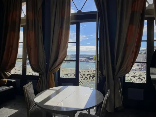 Hôtel Le Cheval Blanc - Vieux Bassin Honfleur - Climatisé Restauration Photos