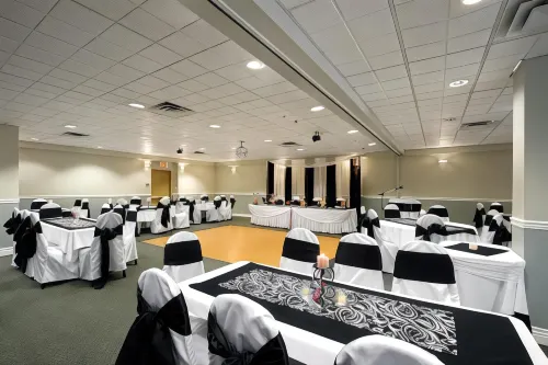 Harrison Lake Hotel Business Photos