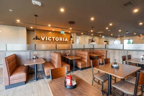 Sandman Hotel Victoria Dining Photos