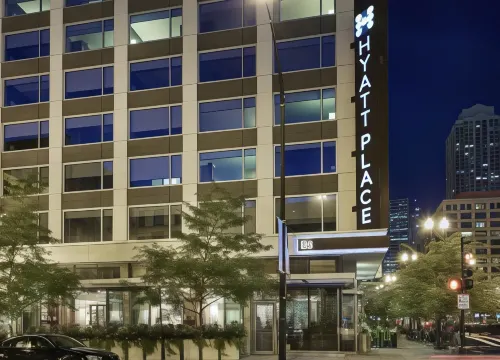 Hyatt Place Chicago River North Exterior Photos