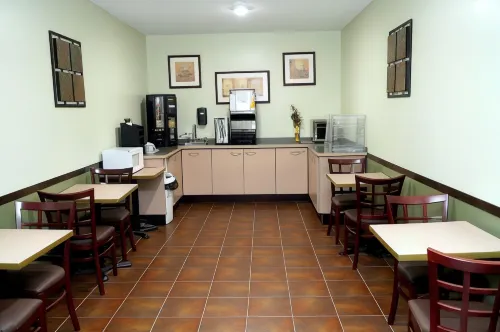 Econolodge Huntsville Dining Photos