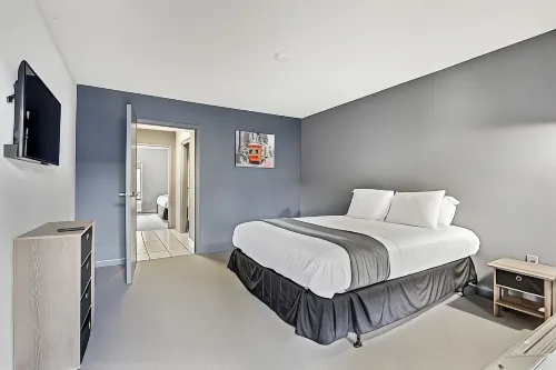 Hotel 10 Extended Stay Rooms Photos