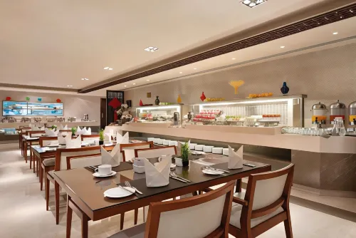 Ramada by Wyndham Abu Dhabi Downtown Ristorazione Photos
