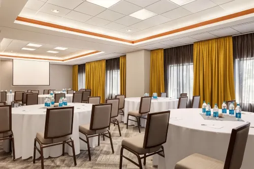 Hampton Inn & Suites Denver-Cherry Creek Business Facilities Photos