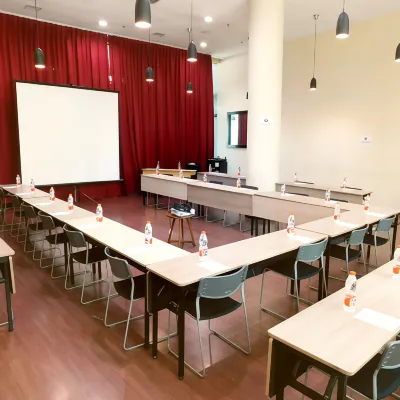 Tamarin Hotel Jakarta Manage by Vib Hospitality Management Fasilitas Bisnis Photos