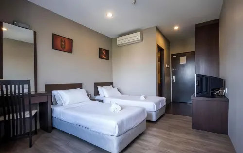 Chariton Hotel Butterworth Photos