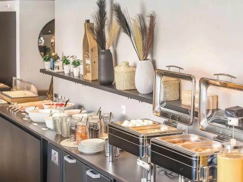 ibis budget Lugano Paradiso Restauration Photos