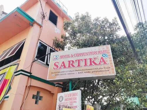 Sartika Hotel Mitra RedDoorz Pati Ngoại thất Photos
