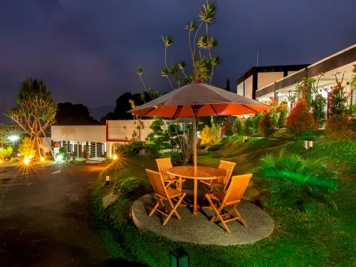 The Rizen Hotel Unggulan Photos