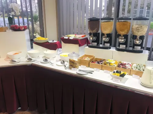 Auckland Airport Kiwi Motel Restauration Photos