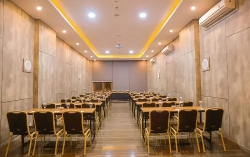 Pollos Hotel & Gallery Rembang Unggulan Photos