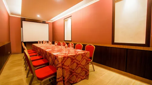 Dafam Hotel Cilacap Geschäftseinrichtungen Photos