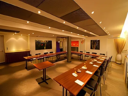 Central Plaza Business Photos