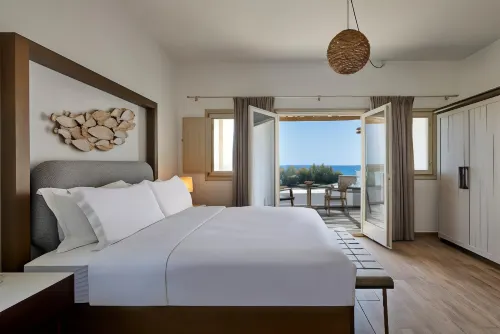 Sea Breeze Santorini Beach Resort, Curio Collection by Hilton À ne pas manquer Photos