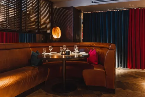 Dakota Glasgow Dining Photos