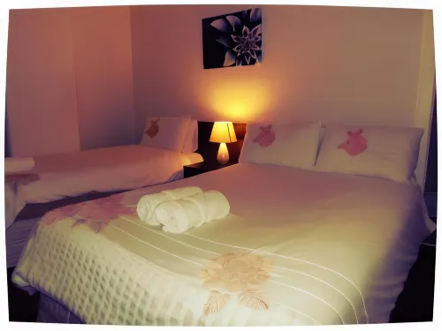 Hotel Waterloo & Backpackers Photos