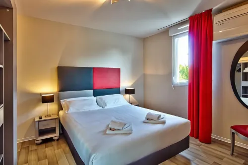 Adonis Hotel Bayonne Phòng Photos