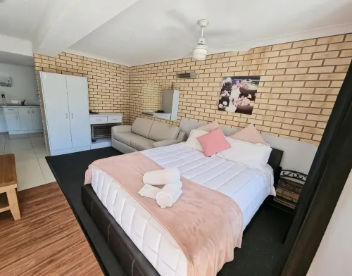 Ocean Parade Motel Rooms Photos