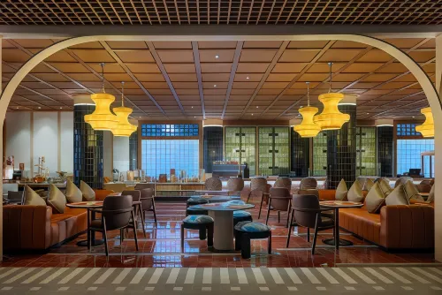 Golden Hill by Golden Tulip Restauranger Photos