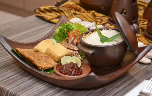 Favehotel Solo Baru Dining Photos
